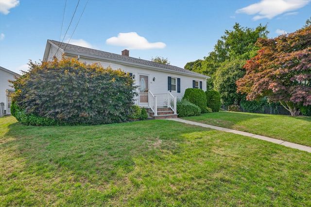 174 Rogers St, Dartmouth, MA 02748