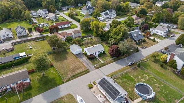 174 Rogers St, Dartmouth, MA 02748