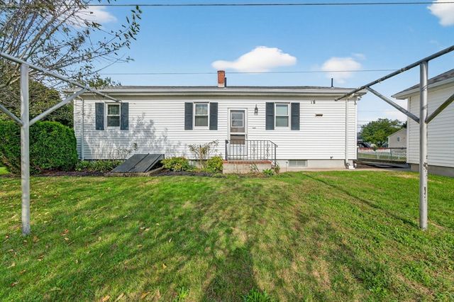 174 Rogers St, Dartmouth, MA 02748