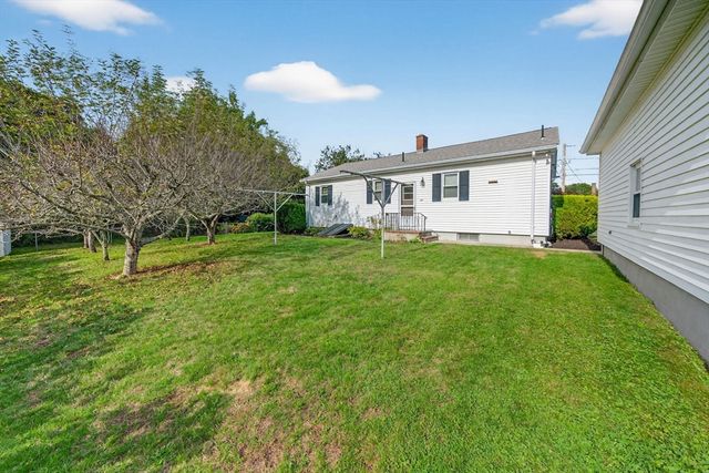 174 Rogers St, Dartmouth, MA 02748