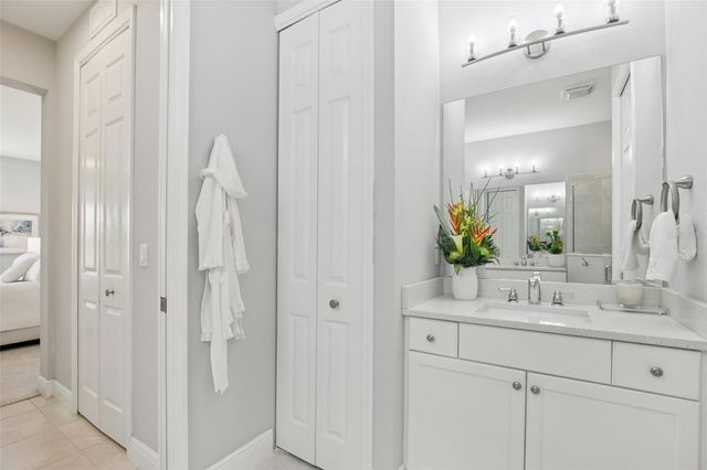 2946 TRUSTEE AVENUE, Sarasota, FL 34243