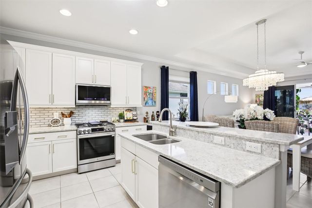 2946 TRUSTEE AVENUE, Sarasota, FL 34243