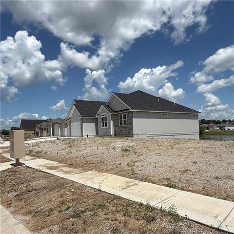 2347 Foxtail Drive, Kearney, MO 64060
