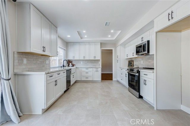 1761 N Coolcrest Avenue, Upland, CA 91784