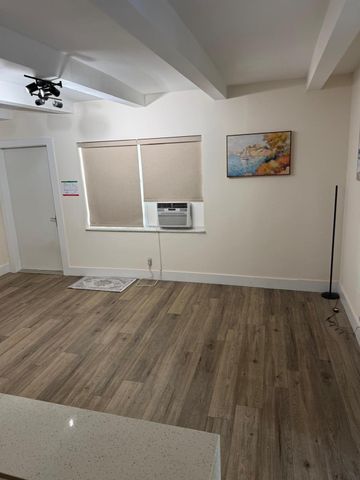 1020 N Victoria Park Rd 19, Fort Lauderdale, FL 33304