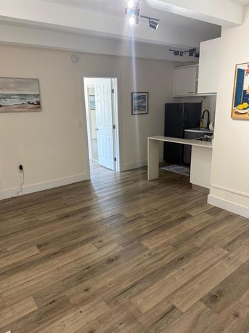 1020 N Victoria Park Rd 19, Fort Lauderdale, FL 33304