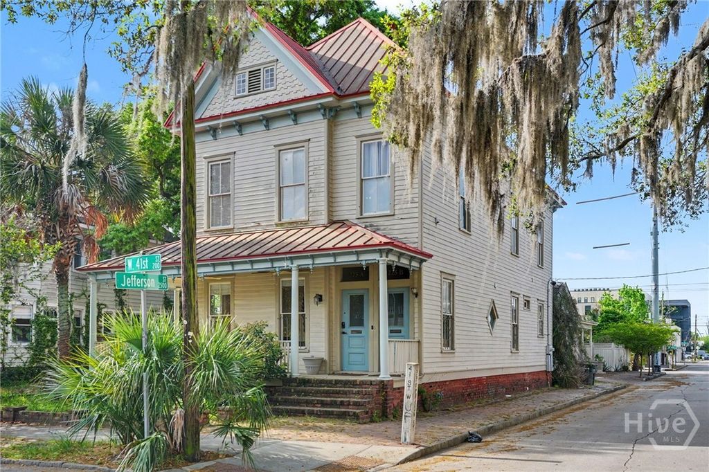 225 W 41st Street, Savannah, GA 31401