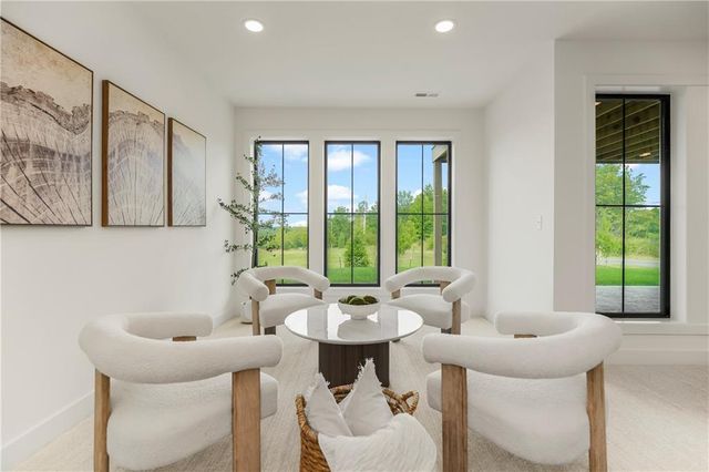 1816 NE Lashbrook Circle, Lee's Summit, MO 64086
