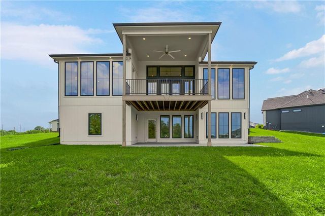 1816 NE Lashbrook Circle, Lee's Summit, MO 64086