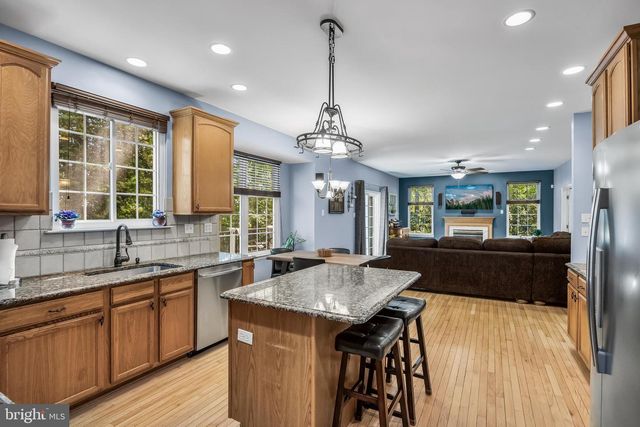42 DEER HAVEN DR, Mullica Hill, NJ 08062