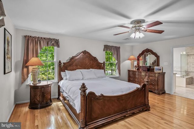 42 DEER HAVEN DR, Mullica Hill, NJ 08062