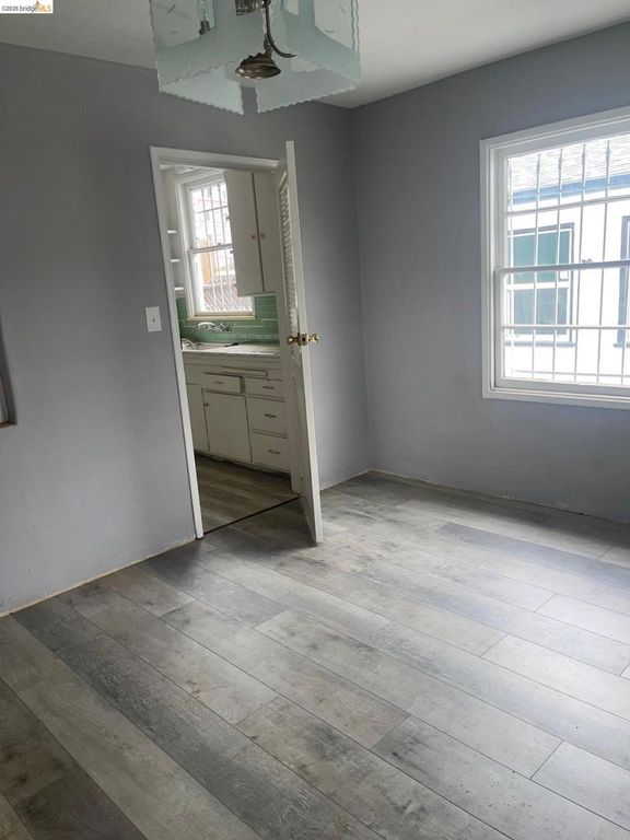 Image 6 of property listing at 1626 104th Ave, Oakland, CA 94603