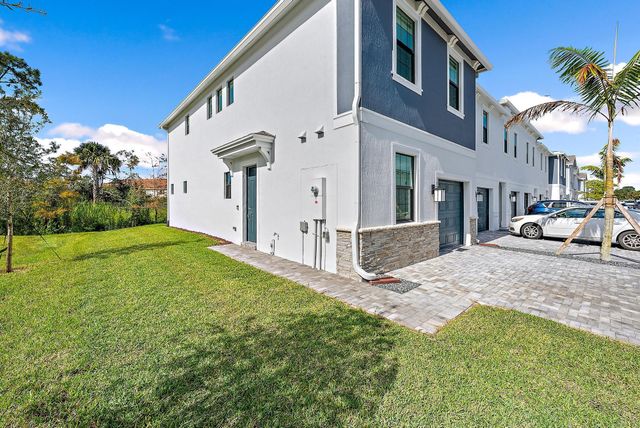 501 SW Sally Way, Stuart, FL 34997