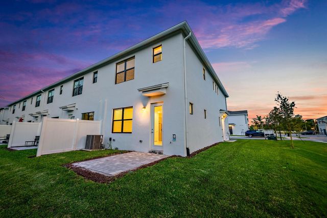 501 SW Sally Way, Stuart, FL 34997