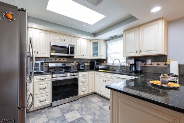156 Madison St, Dover Town, NJ 07801