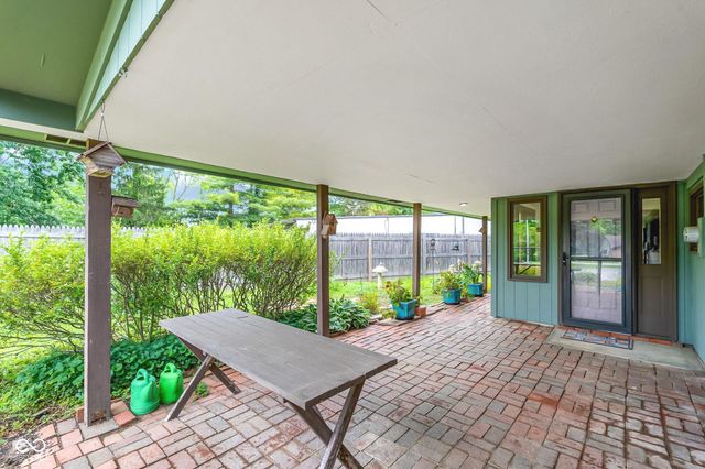 895 Raymond Street, Plainfield, IN 46168