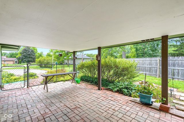 895 Raymond Street, Plainfield, IN 46168