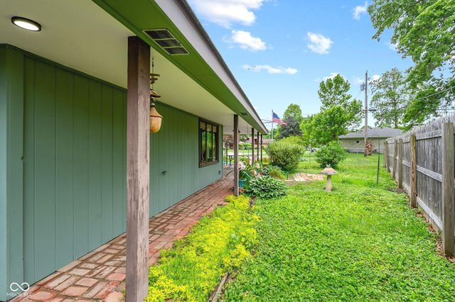 895 Raymond Street, Plainfield, IN 46168