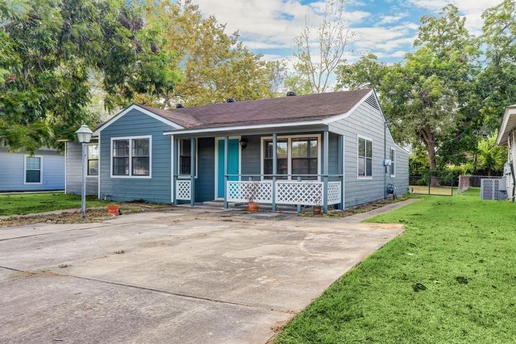 1236 San Felipe Street, Angleton, TX 77515