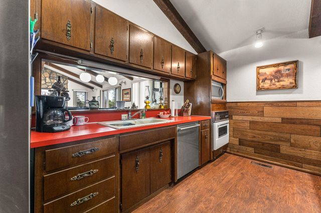 277 Bison Road, Seymour, MO 65746