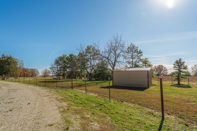 277 Bison Road, Seymour, MO 65746