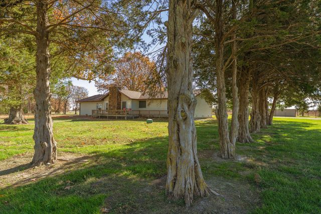 277 Bison Road, Seymour, MO 65746