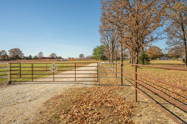 277 Bison Road, Seymour, MO 65746