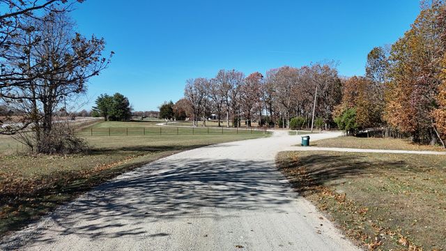 277 Bison Road, Seymour, MO 65746