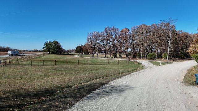 277 Bison Road, Seymour, MO 65746
