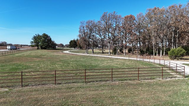277 Bison Road, Seymour, MO 65746