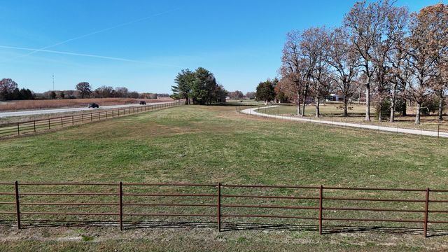 277 Bison Road, Seymour, MO 65746