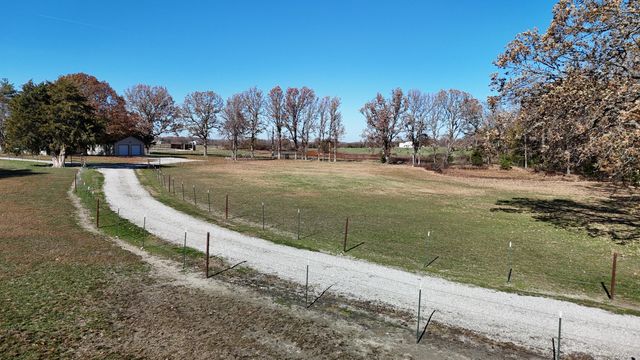 277 Bison Road, Seymour, MO 65746