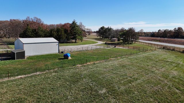 277 Bison Road, Seymour, MO 65746