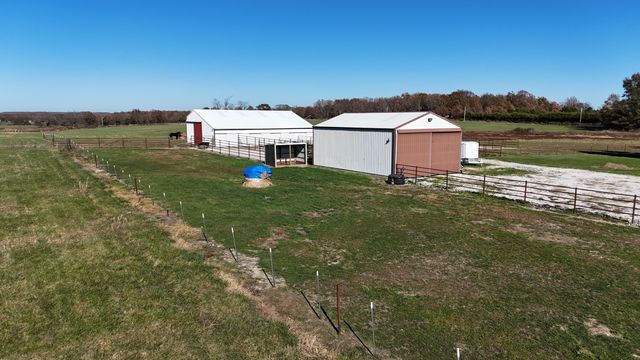 277 Bison Road, Seymour, MO 65746