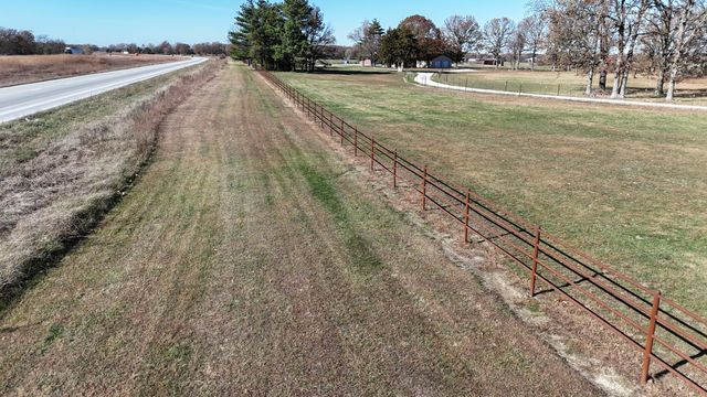 277 Bison Road, Seymour, MO 65746