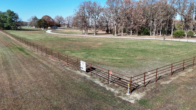 277 Bison Road, Seymour, MO 65746