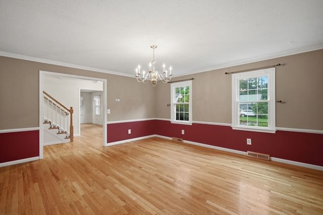 20 Shirley St, Wilbraham, MA 01095