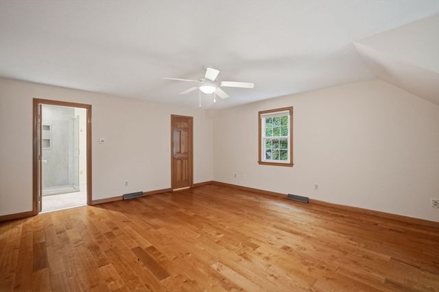 20 Shirley St, Wilbraham, MA 01095