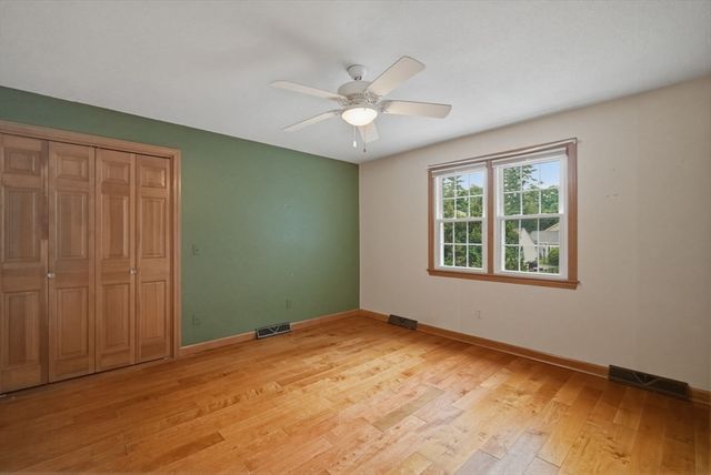 20 Shirley St, Wilbraham, MA 01095