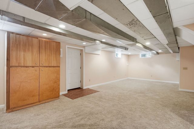 20 Shirley St, Wilbraham, MA 01095