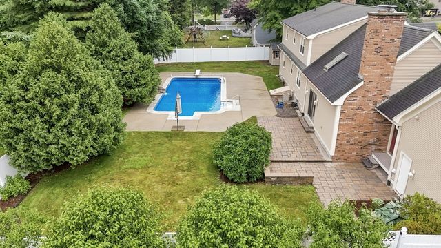 20 Shirley St, Wilbraham, MA 01095