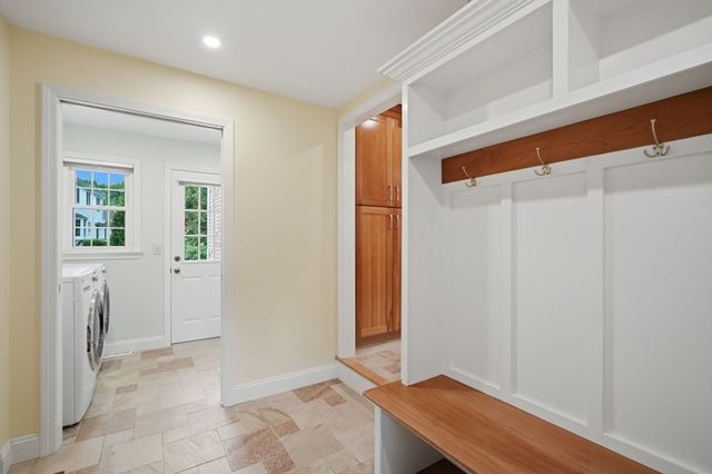 20 Shirley St, Wilbraham, MA 01095