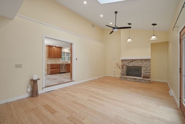 20 Shirley St, Wilbraham, MA 01095