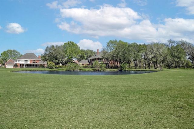 4302 Weston Drive, Fulshear, TX 77441