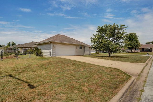 730 West Apache Street, Republic, MO 65738