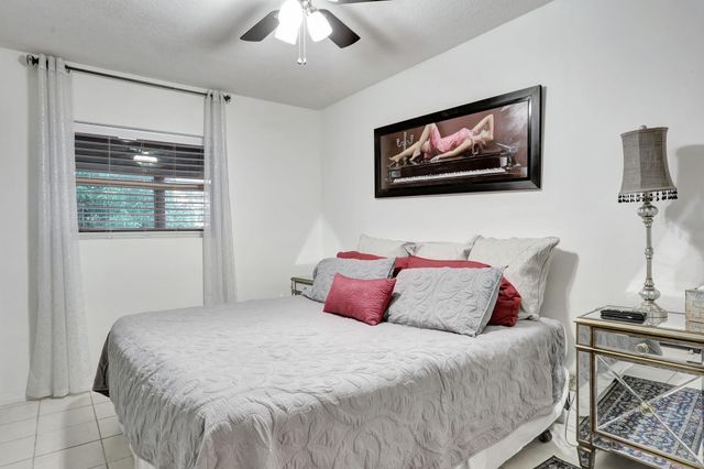 2131 NE 42nd Court 210e, Lighthouse Point, FL 33064