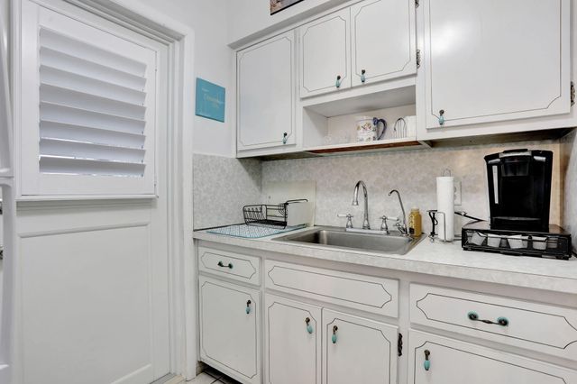 2131 NE 42nd Court 210e, Lighthouse Point, FL 33064