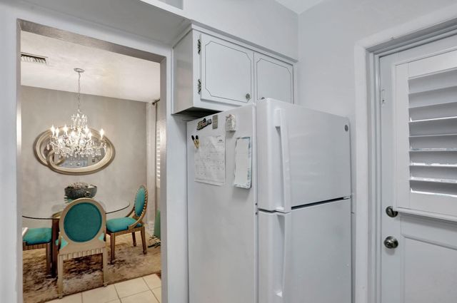 2131 NE 42nd Court 210e, Lighthouse Point, FL 33064