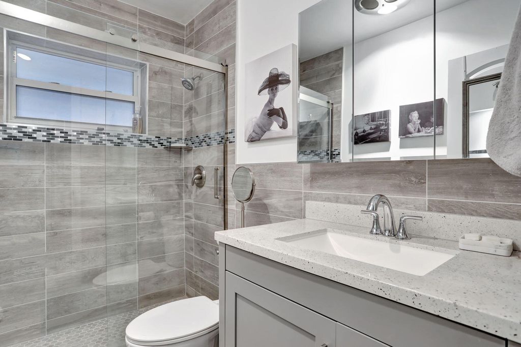 2131 NE 42nd Court 210e, Lighthouse Point, FL 33064