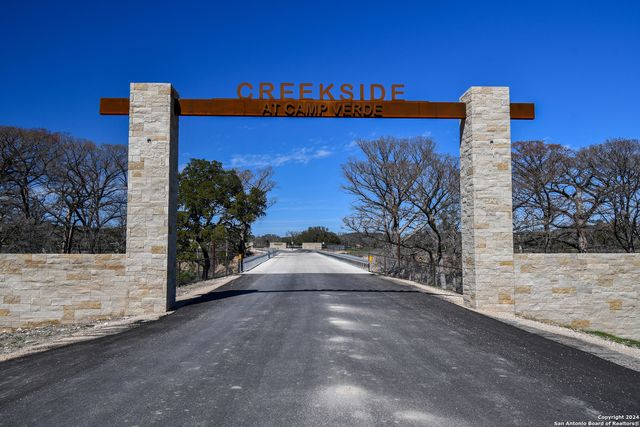 665 Cool Creek Rd, Camp Verde, TX 78010